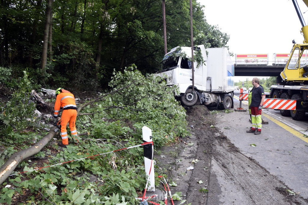 Schwerer VU A 3 Rich Oberhausen Hoehe AK Leverkusen P529.JPG - Miklos Laubert